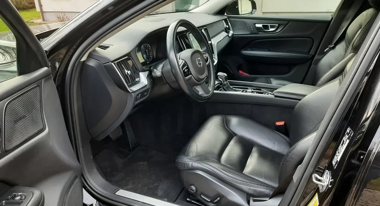 Volvo V60 Cross Country cena 119900 przebieg: 64800, rok produkcji 2020 z Biała małe 667